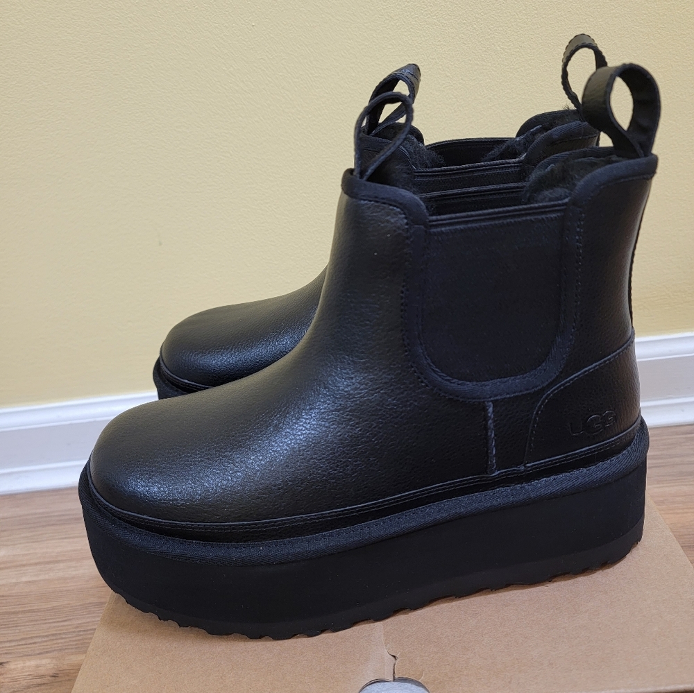 UGG Neumel platform Chelsea boot, black - Picture 6 of 9